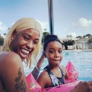 Meet your Posher, Kischa